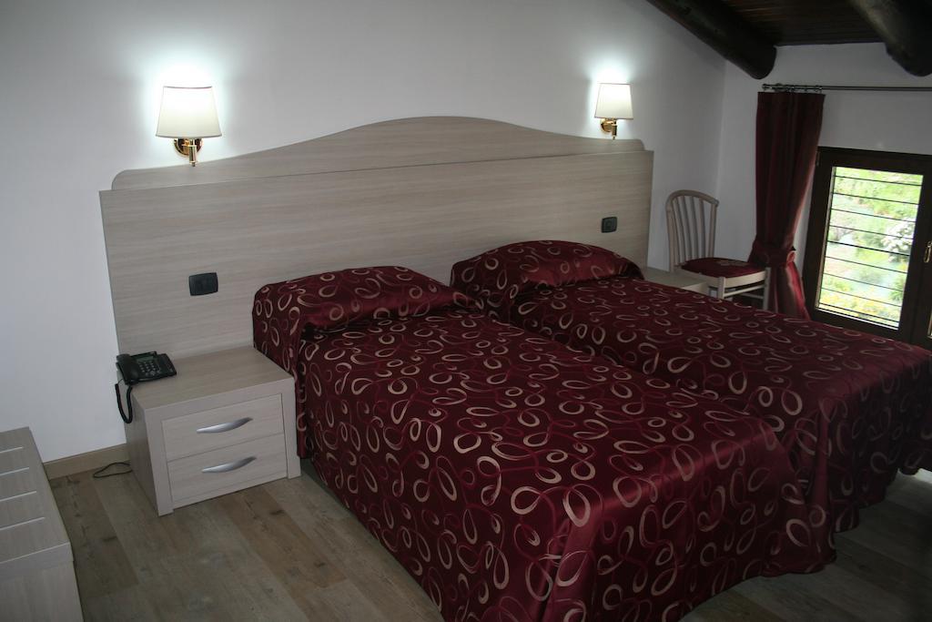 Agriturismo Cascina Del Vai カイロ・モンテノッテ 部屋 写真