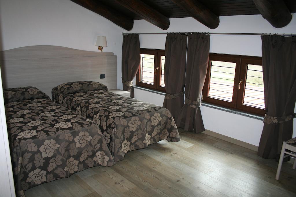 Agriturismo Cascina Del Vai カイロ・モンテノッテ 部屋 写真