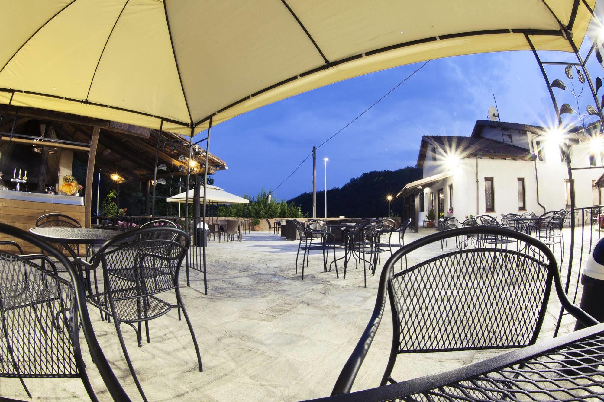 Agriturismo Cascina Del Vai カイロ・モンテノッテ エクステリア 写真